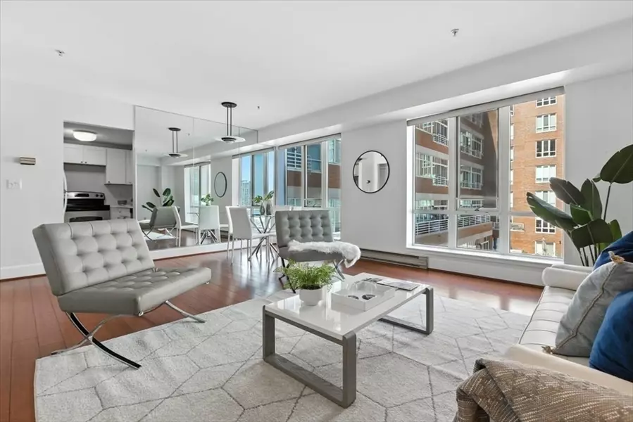 197 8th St #501, Boston, MA 02129