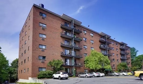 1321 Worcester Rd #605, Framingham, MA 01701