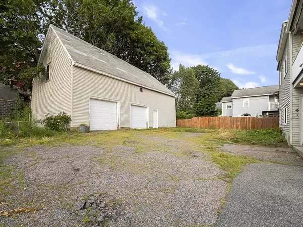 Worcester, MA 01604,19 Chrome Street