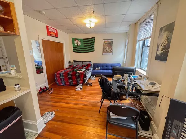 Boston, MA 02114,37 Joy Street #14