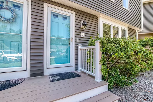 Norton, MA 02766,3 Village Way #B