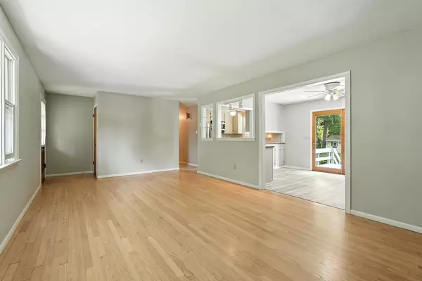 Greenfield, MA 01301,93 Meadow Lane