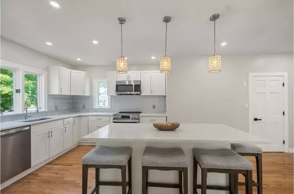 Rockland, MA 02370,266 Plain St