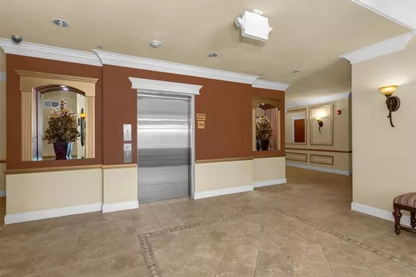 Franklin, MA 02038,913 Eagles Nest Way #913