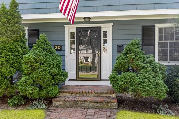 Hingham, MA 02043,20 Brewster Rd