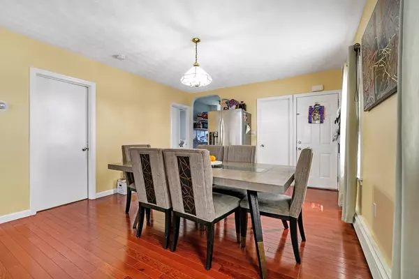 New Bedford, MA 02740,33 Swift St