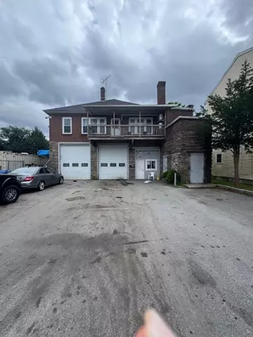 Worcester, MA 01603,83 Southgate Street #2