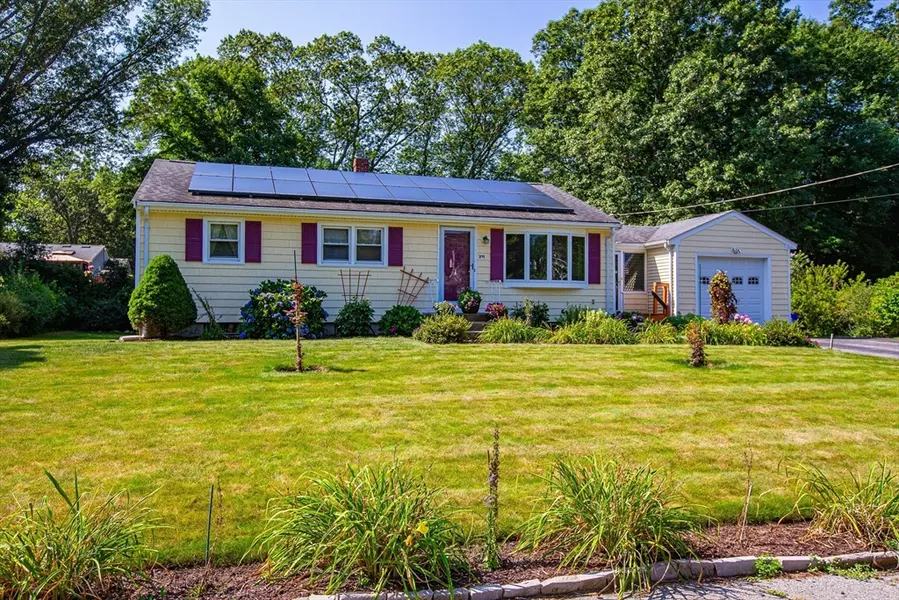 221 Pearl St, Attleboro, MA 02703