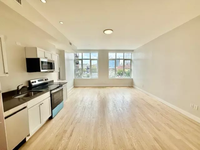 Boston, MA 02113,204 Hanover #3F