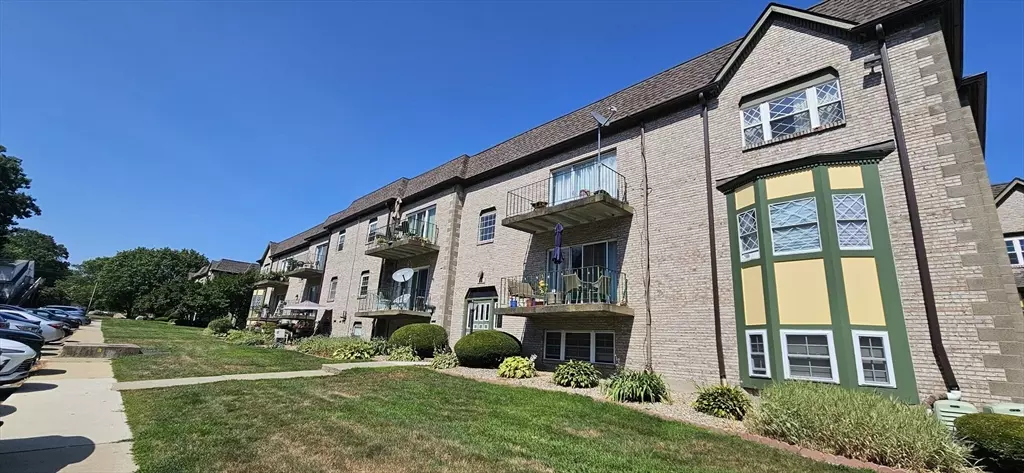 116 Oak Ln #2, Brockton, MA 02301