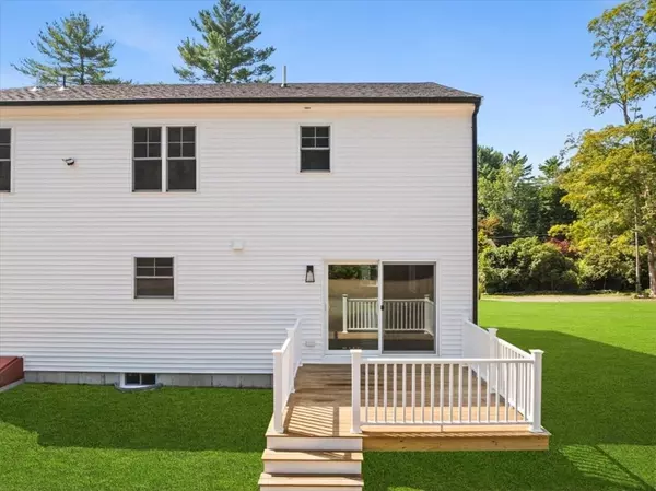 Hanson, MA 02341,11 Elm Place