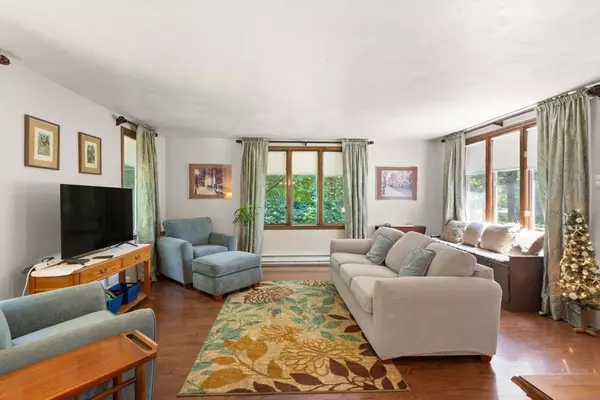 Sharon, MA 02067,105 Wolomolopoag St