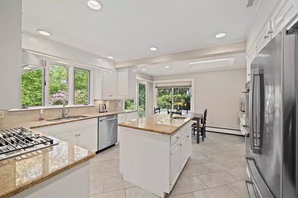 Newton, MA 02468,19 Ridge Rd