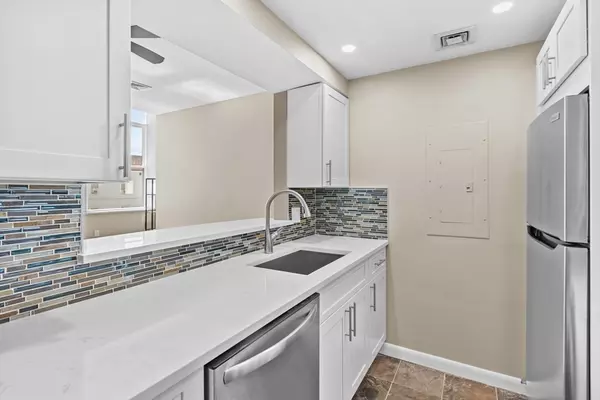 Boston, MA 02128,72 Lubec #10