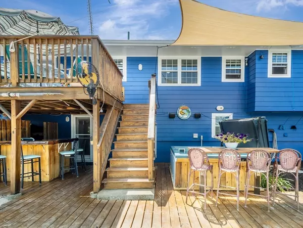 Hull, MA 02045,15 H St