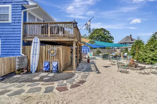 Hull, MA 02045,15 H St