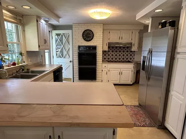 Agawam, MA 01030,222 James St