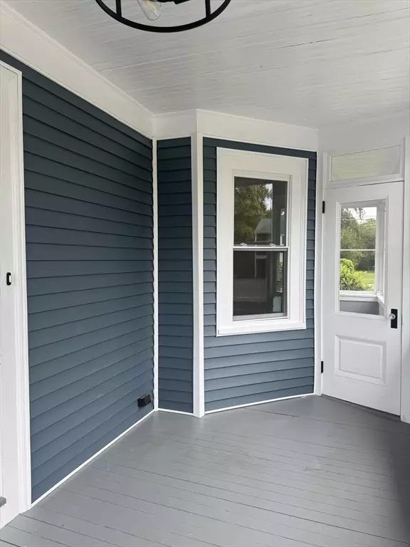 Swansea, MA 02777,1220 Gardners Neck Rd