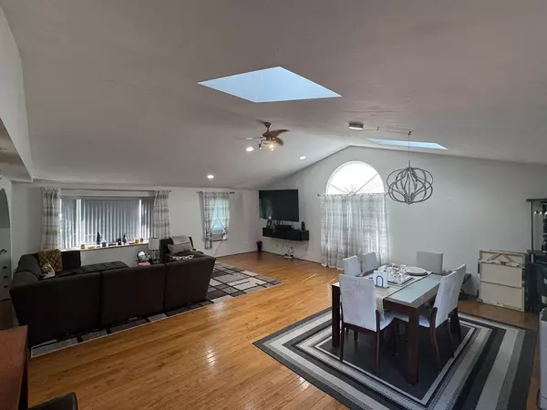 Webster, MA 01570,39 Scenic Ave