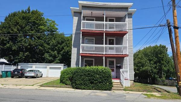 37 Delisle St, Fitchburg, MA 01420