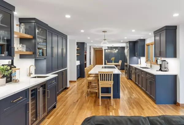 Hopkinton, MA 01748,11 Stewart Street