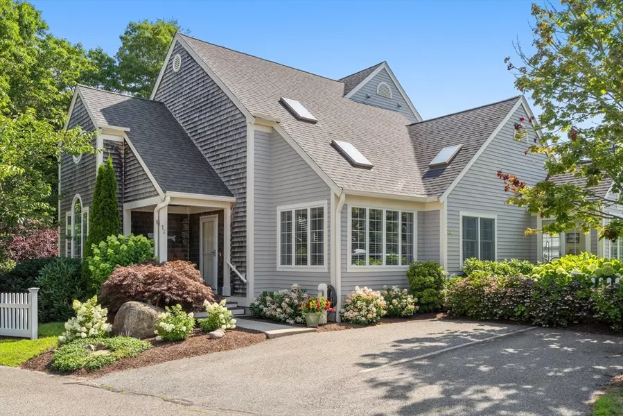 71 Blue Spruce Way #71, Mashpee, MA 02649