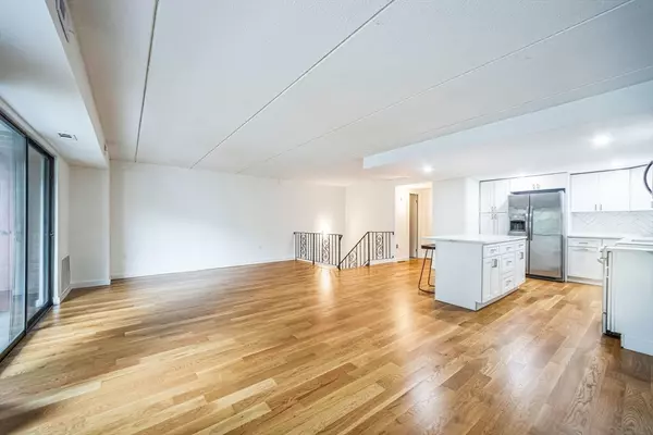 Stoneham, MA 02180,146 Marble St #213