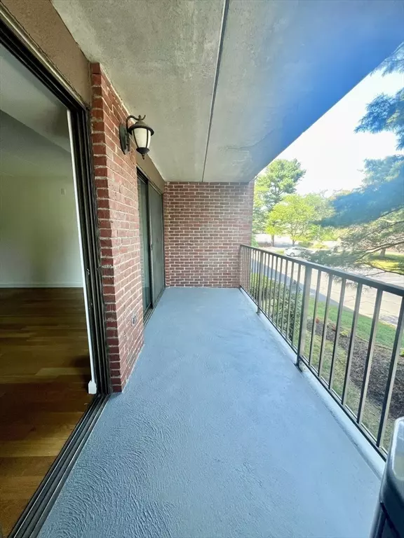 Stoneham, MA 02180,146 Marble St #213