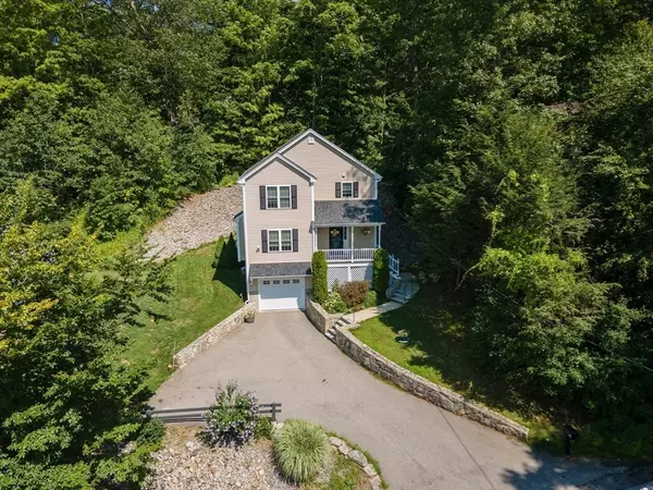 Charlton, MA 01507,208 Sunset Dr