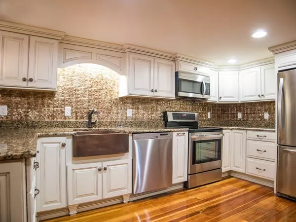 Plymouth, MA 02360,6B School St #6B