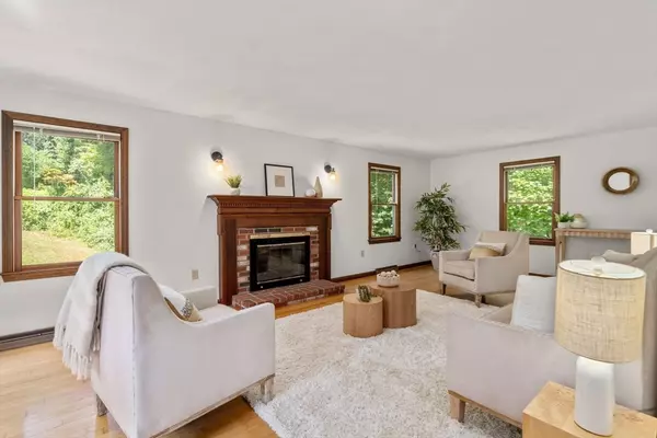 Acton, MA 01720,1 Maillet Dr