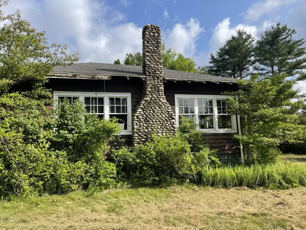 Dartmouth, MA 02747,349 Old Fall River Rd