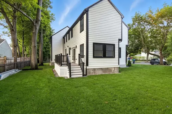 Newton, MA 02466,22 Bonmar Cir