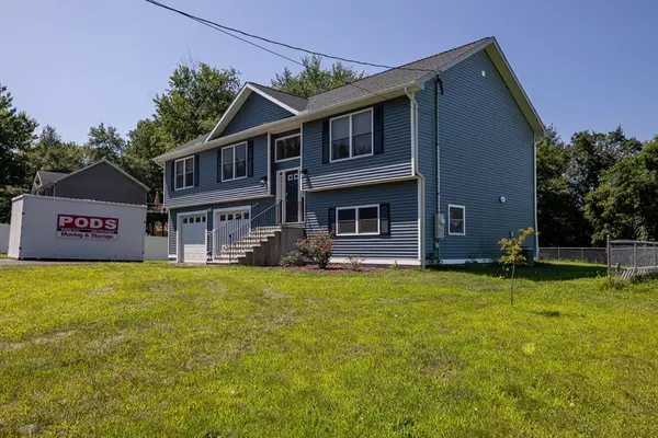 1184 School St, Webster, MA 01570