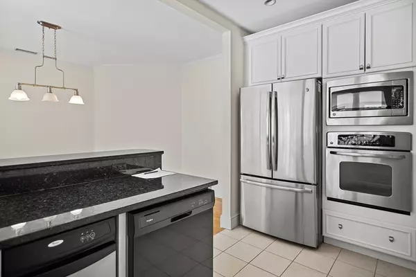 Reading, MA 01867,112 Johnson Woods Dr #102