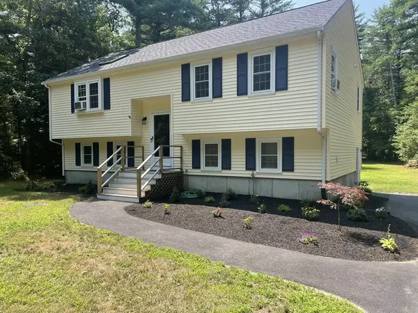Middleboro, MA 02346,4 Indian Meadow Rd