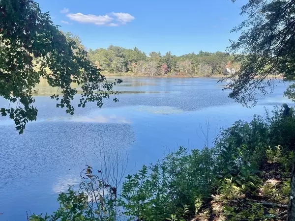 Foxboro, MA 02035,35 Shoreline Drive