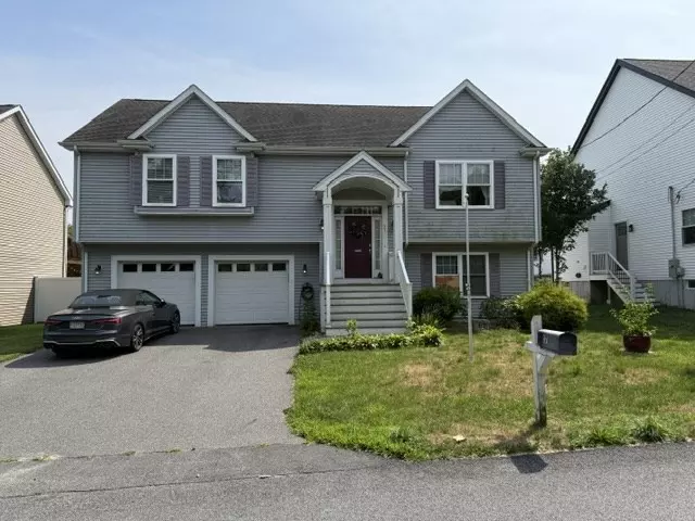 17 Lynwood Street, Fall River, MA 02721