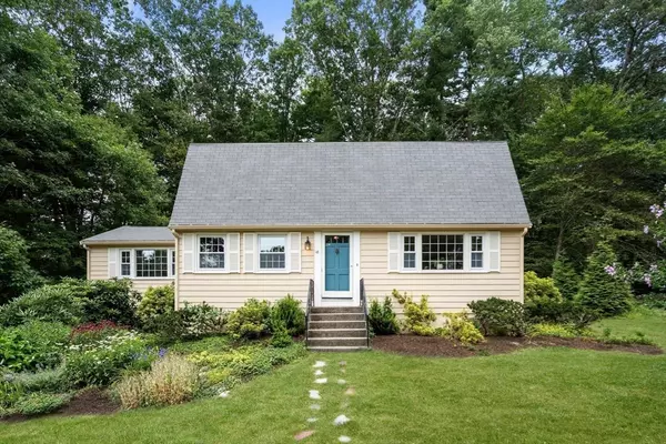 Medfield, MA 02052,18 Evergreen Way