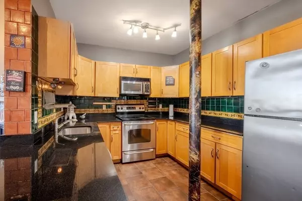 Lowell, MA 01854,52 Lawrence Dr #M408