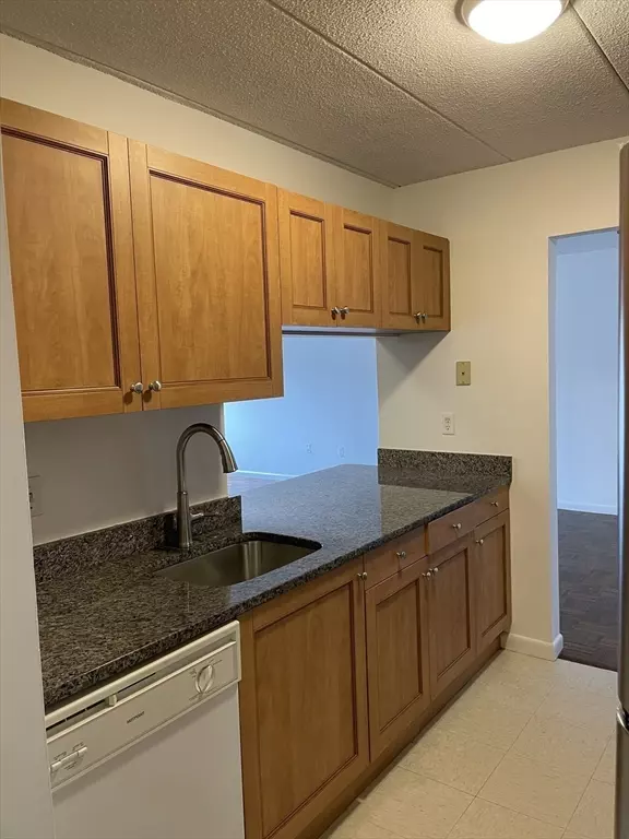 10 Norman St #202, Salem, MA 01970