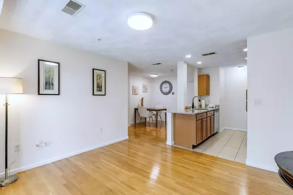 Malden, MA 02148,39 Broadway #208