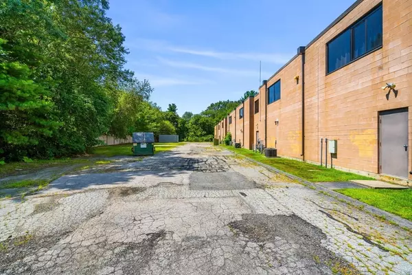 Tewksbury, MA 01876,885 Main St #5