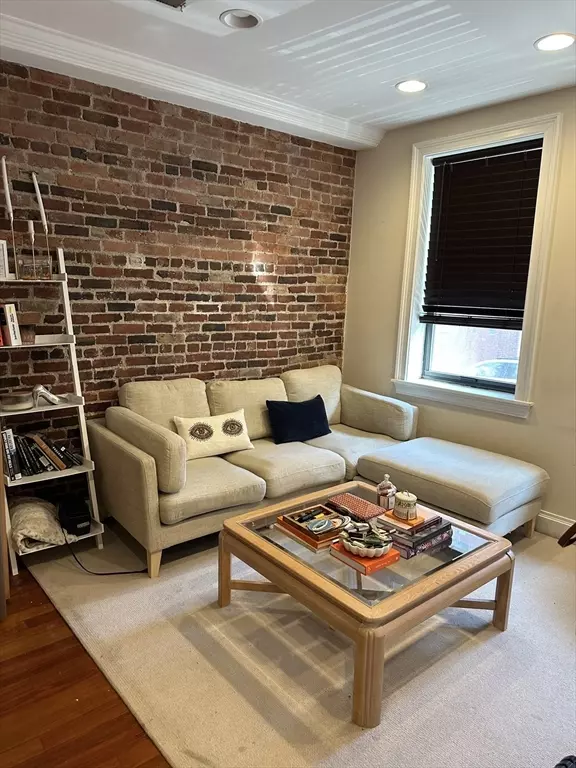 196 Endicott #1, Boston, MA 02113