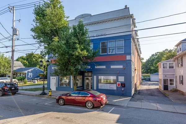 Plymouth, MA 02360,310 Court St #102