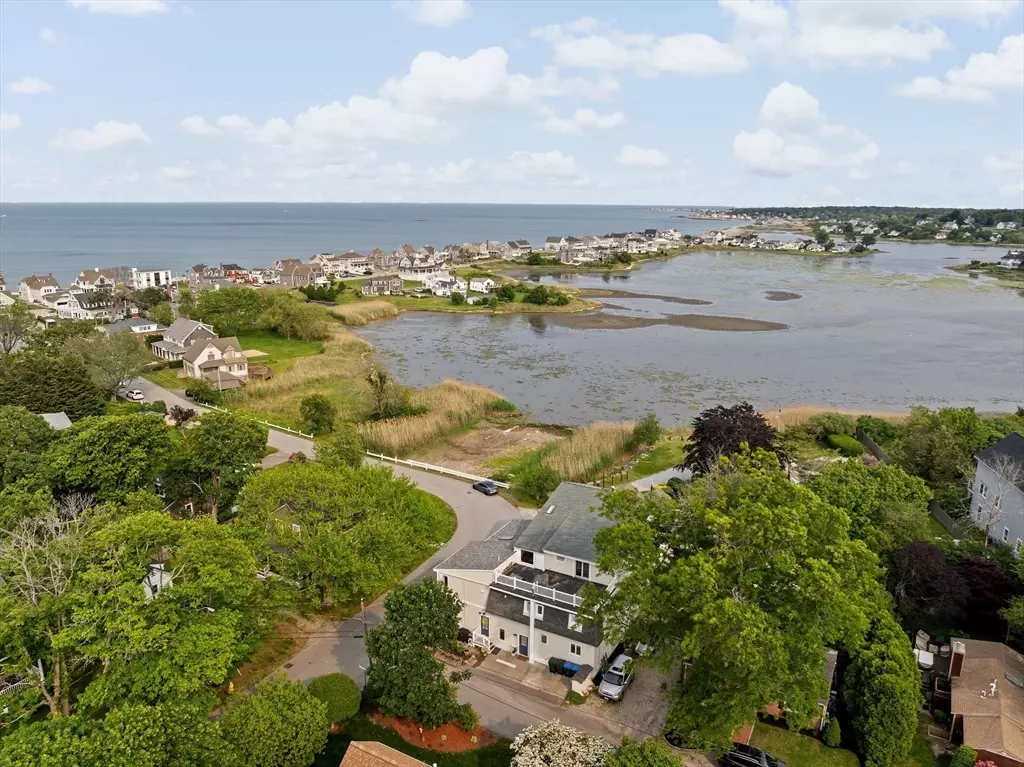 Scituate, MA 02066,18 Pondview Ave #1