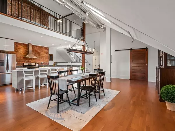 Worcester, MA 01604,28 Adams St #310