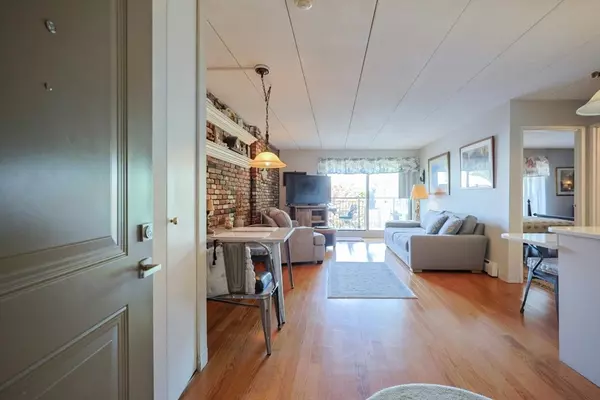 Arlington, MA 02476,995 Mass Ave #404