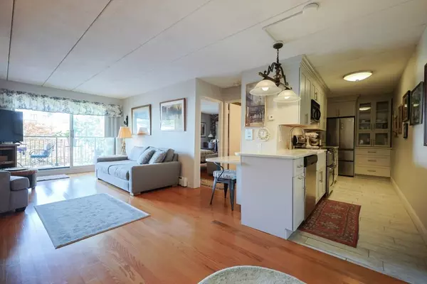 Arlington, MA 02476,995 Mass Ave #404
