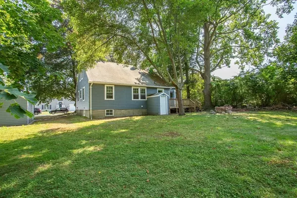 Somerset, MA 02726,156 4th St